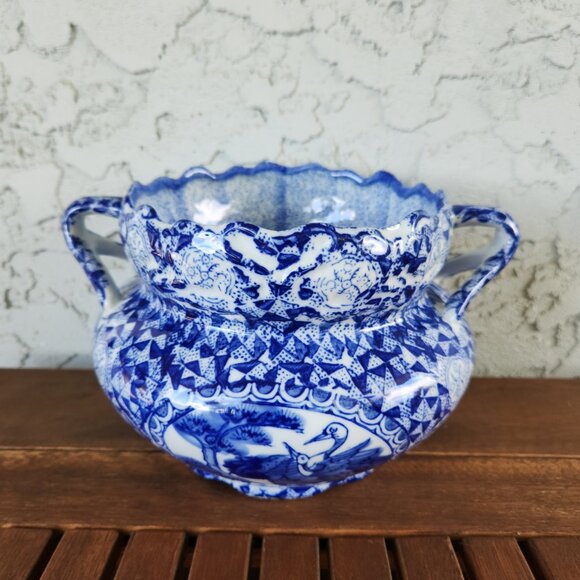 Vintage Blue & White Ceramic Pot w/ Handles, Cranes & Floral Chinoiserie - Picture 1 of 8